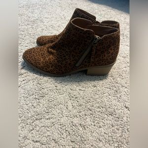 Time and tru leopard Ankle booties